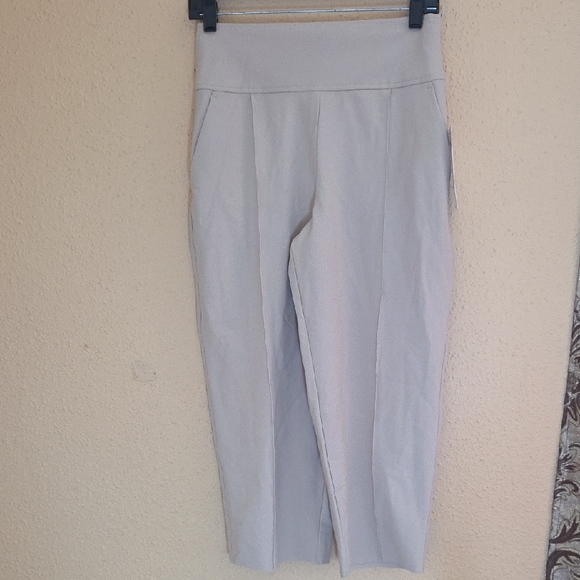 Athleta Light Gray Cropped Pants - Picture 4 of 7